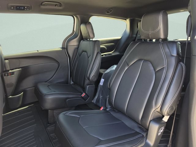 New 2026 Chrysler Voyager LX FWD image 21