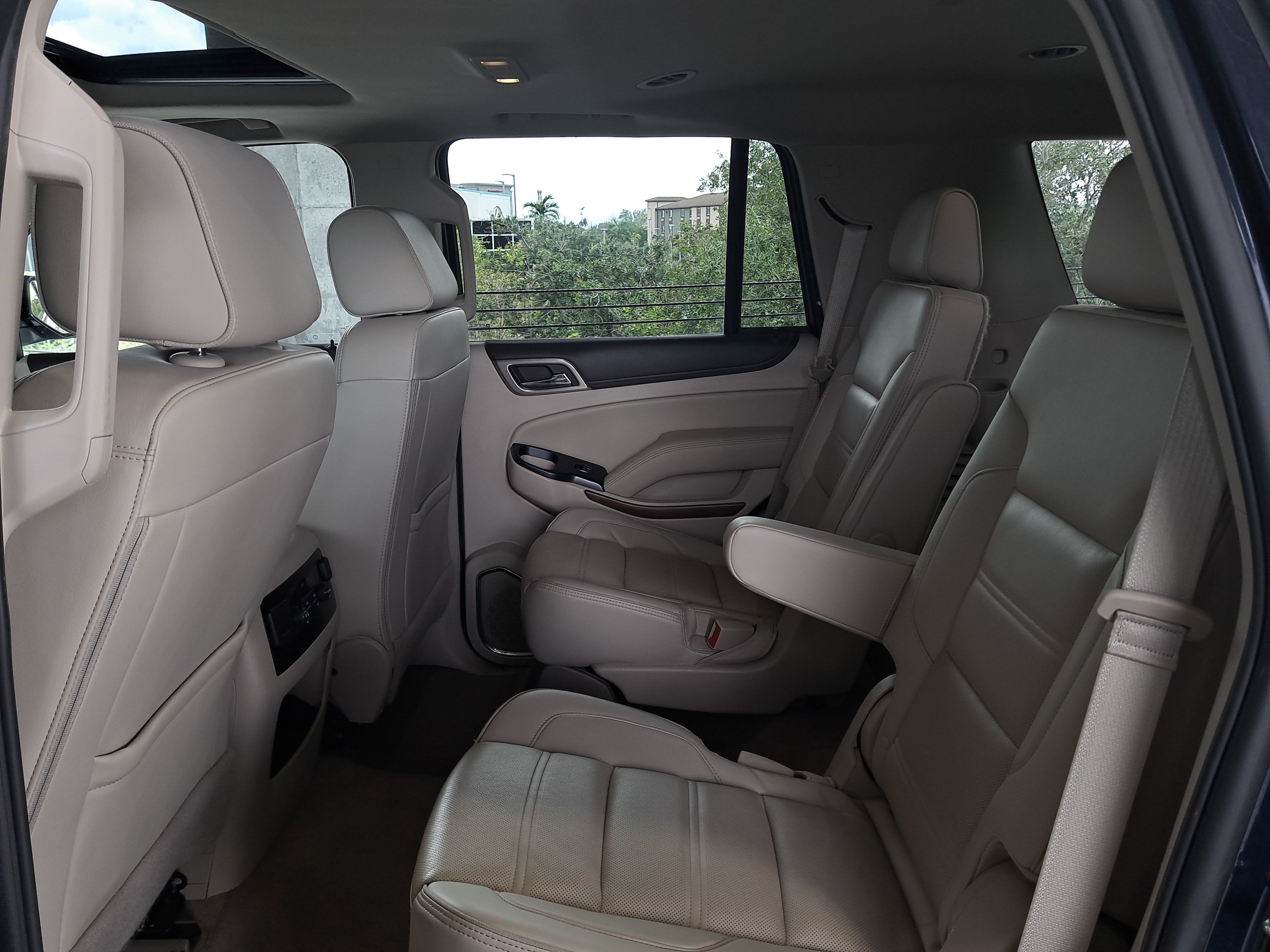 Used 2020 GMC Yukon Denali AWD/4WD image 9