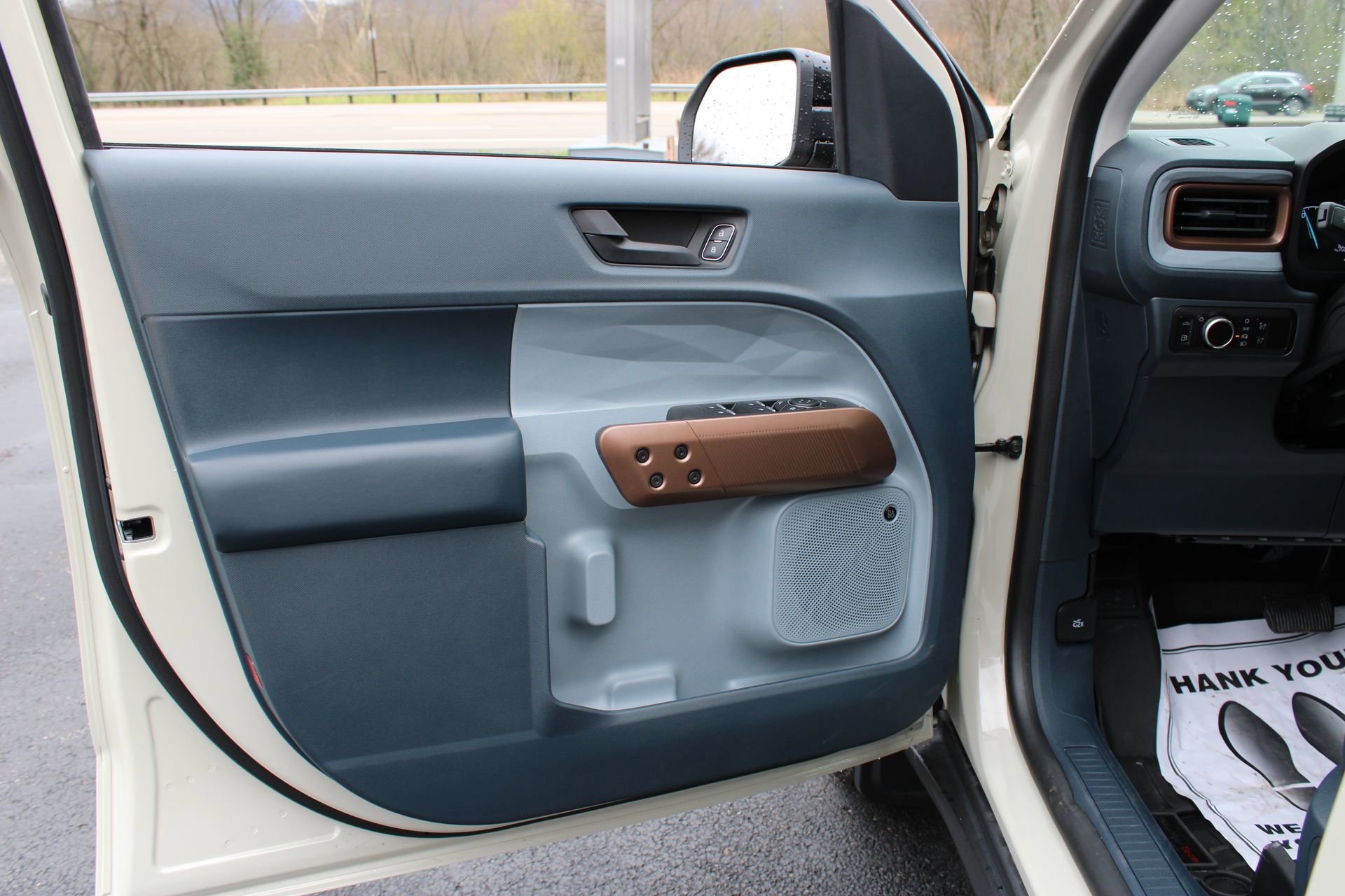 Used 2024 Ford Maverick Lariat FWD image 12