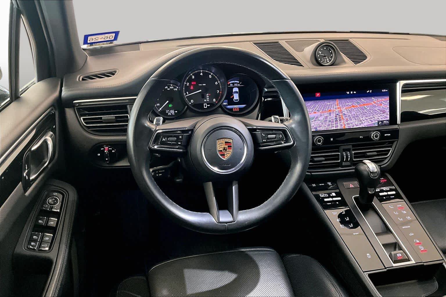 Used 2022 Porsche Macan AWD/4WD image 15