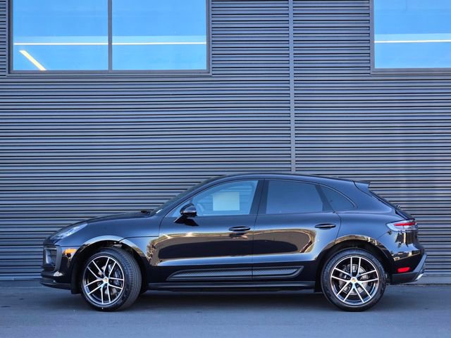 Used 2026 Porsche Macan image 2
