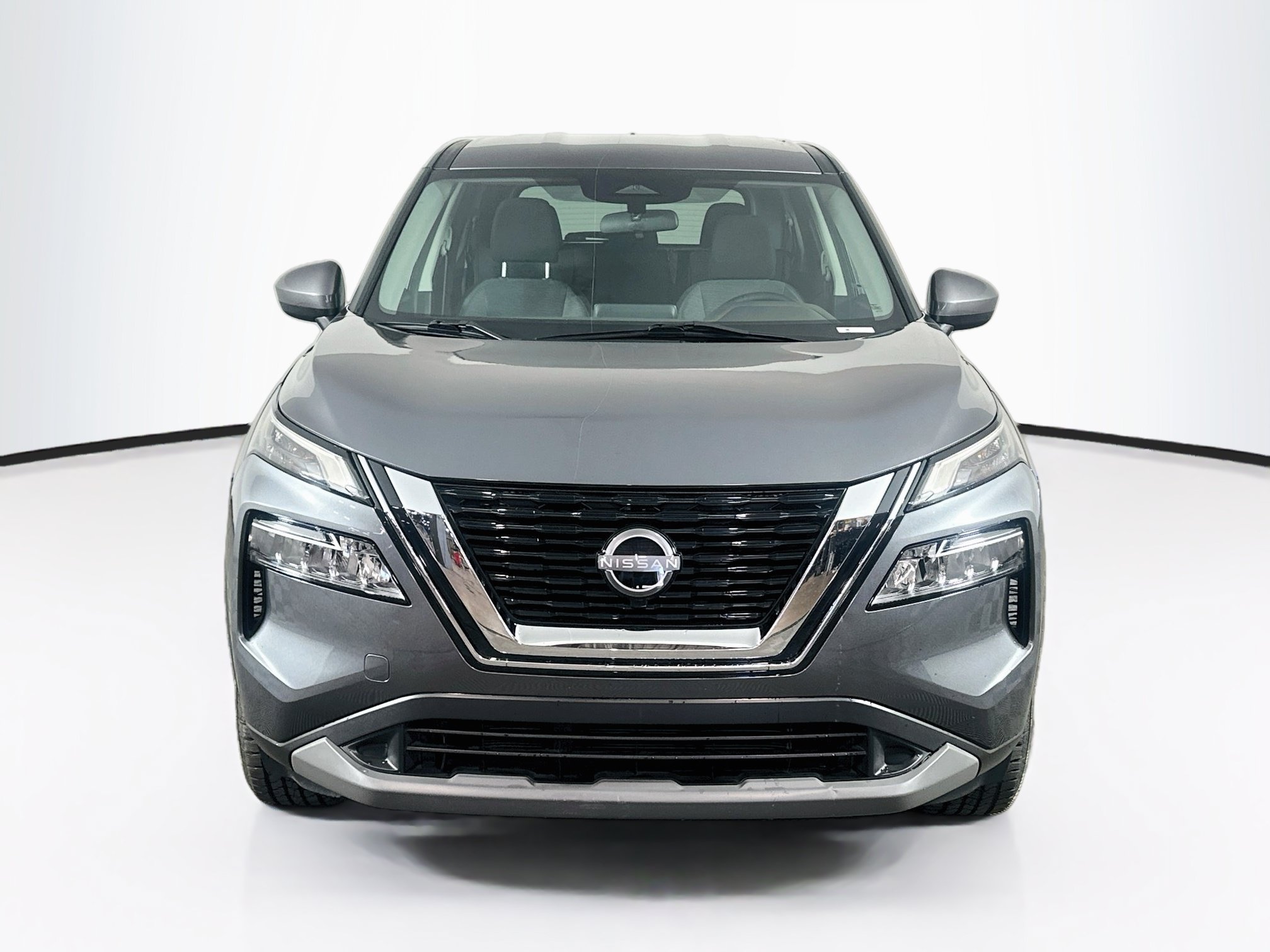 Used 2023 Nissan Rogue SV FWD image 2
