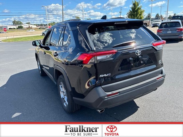 Used 2025 Toyota RAV4 XLE AWD/4WD image 12