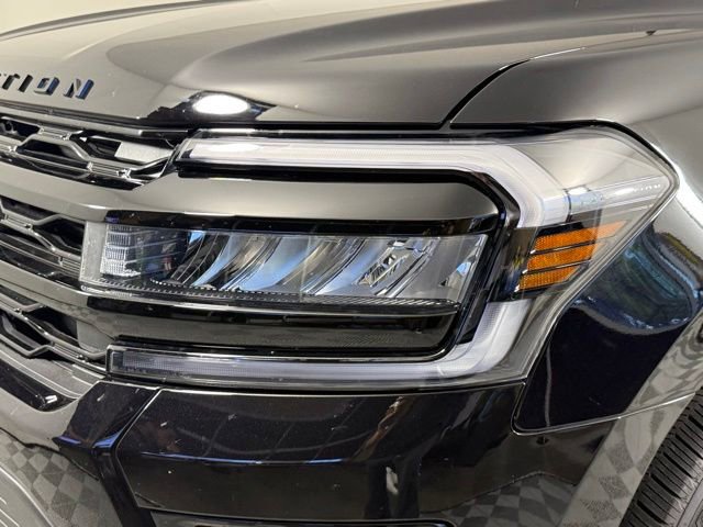 Used 2023 Ford Expedition Limited AWD/4WD image 16