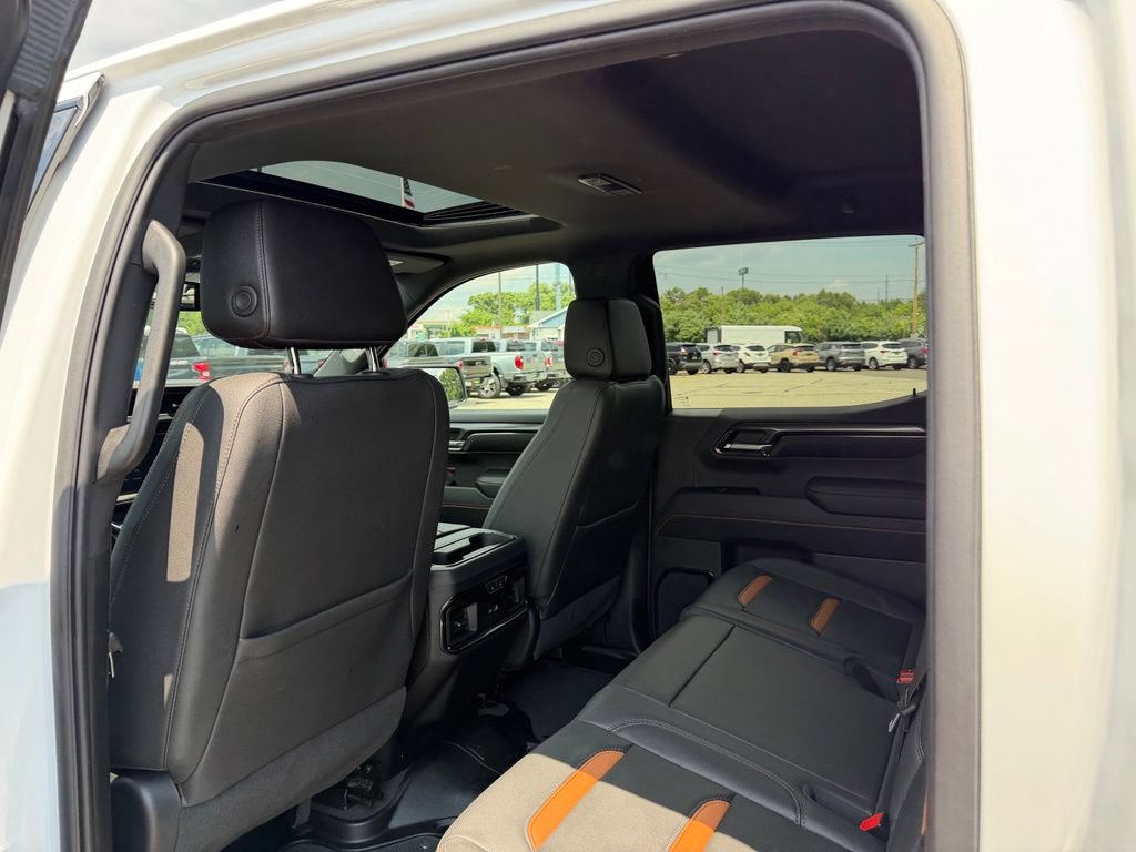 Used 2023 GMC Sierra 1500 AT4 w/ AT4 Preferred Package AWD/4WD image 13