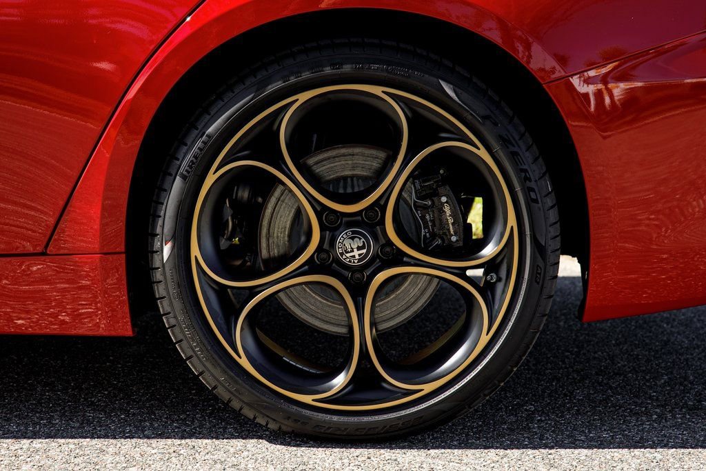 New 2025 Alfa Romeo Giulia w/ Driving Assist Package RWD image 14