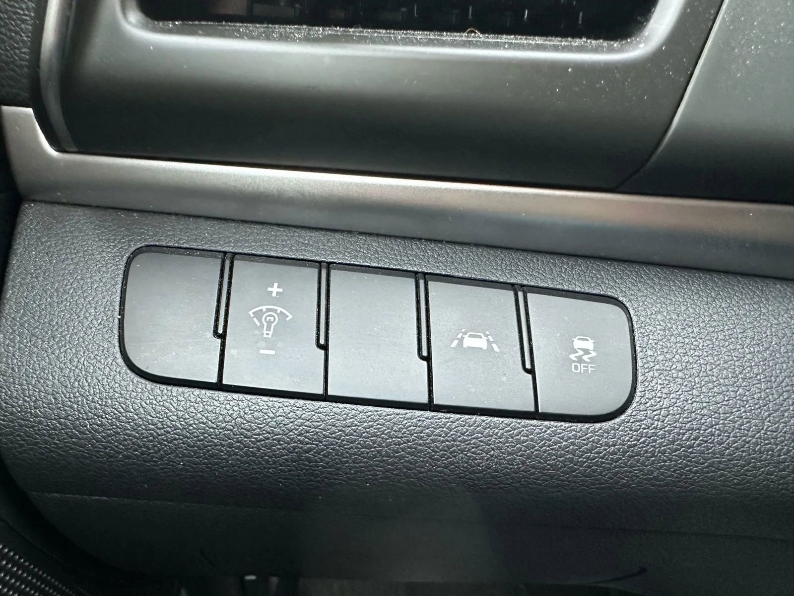 Used 2020 Hyundai Elantra SE w/ Cargo Package (C1) image 23