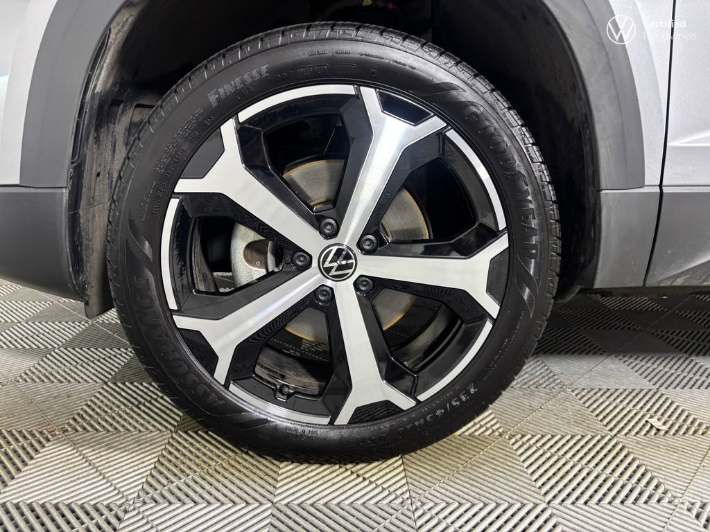 Used 2025 Volkswagen Taos SEL AWD/4WD image 31