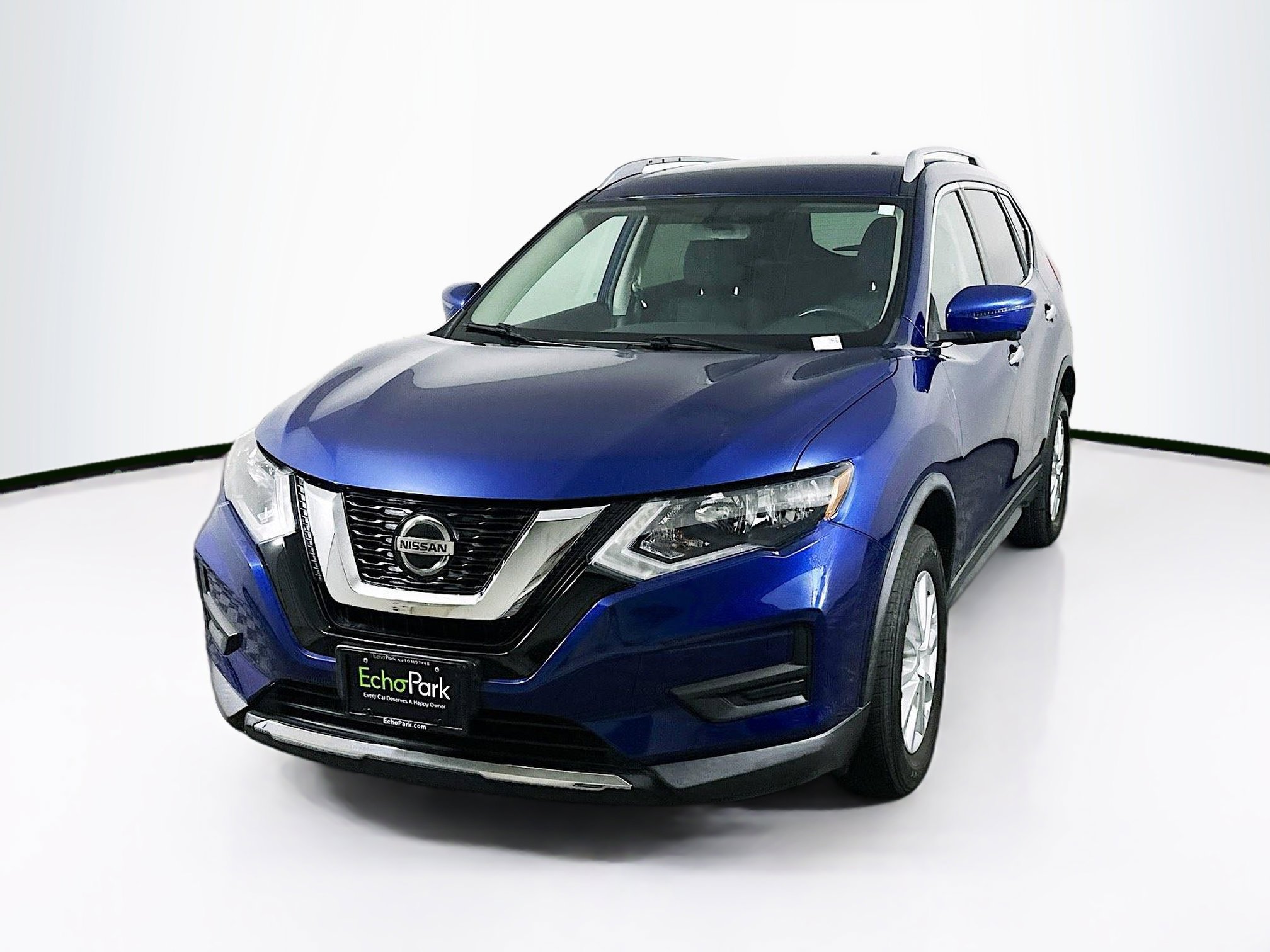 Used 2018 Nissan Rogue SV w/ Premium Package image 3