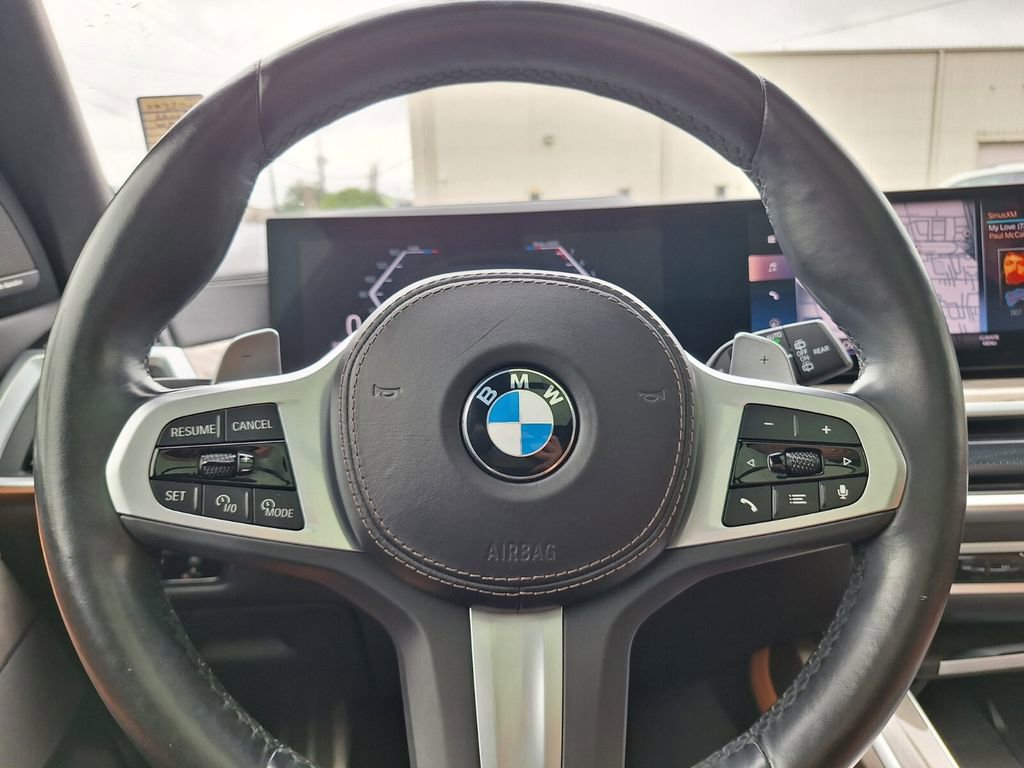 Used 2023 BMW X7 xDrive40i w/ M Sport Package AWD/4WD image 19