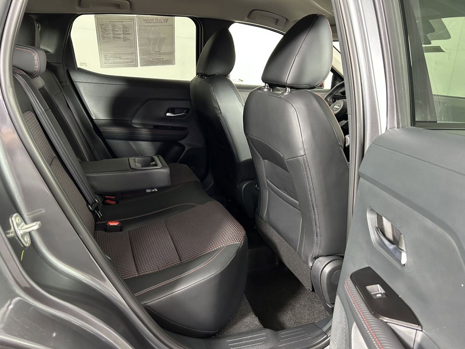 Used 2025 Nissan Kicks SR image 25