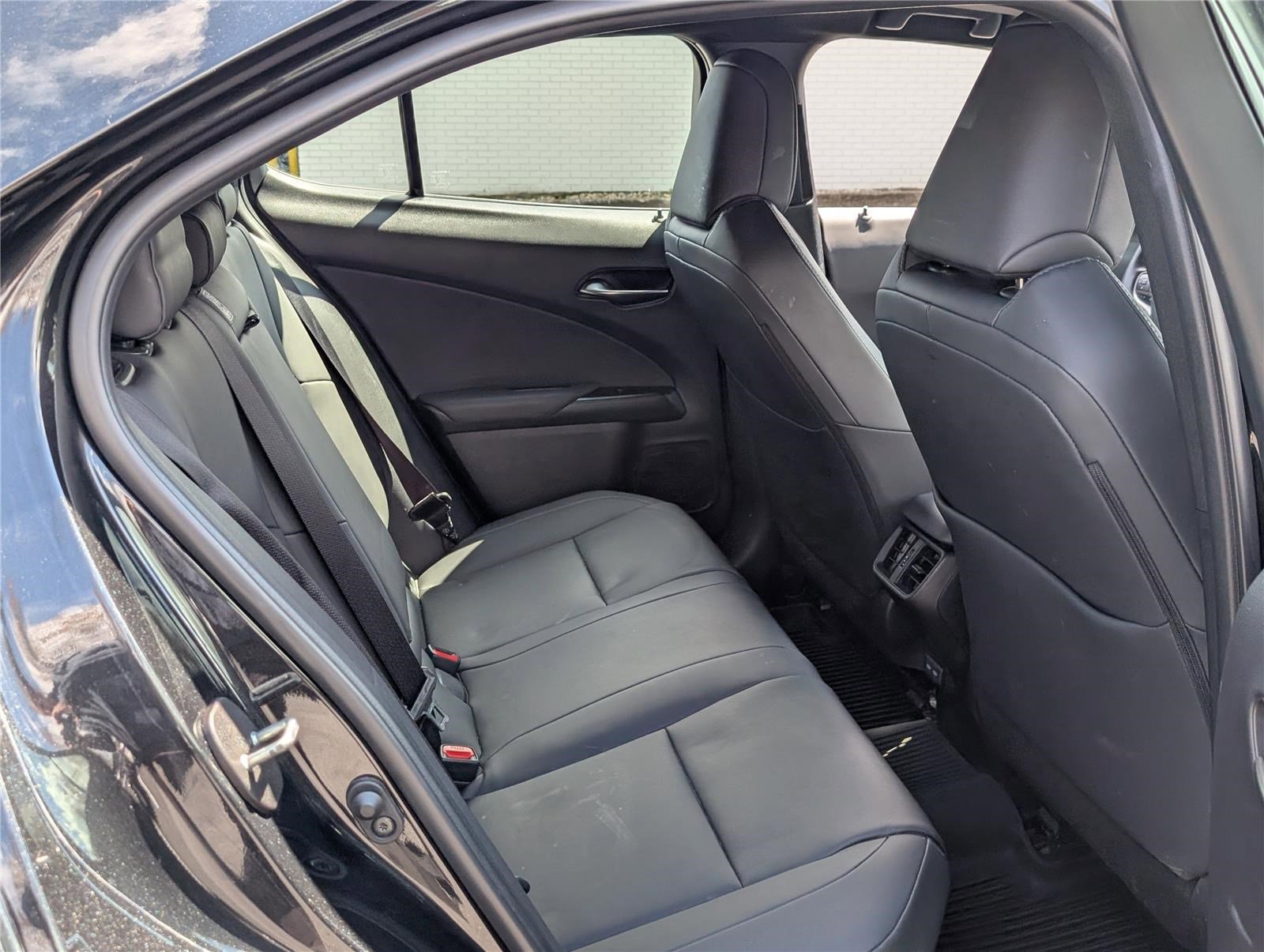Used 2024 Lexus UX 250h AWD w/ Premium Package image 12