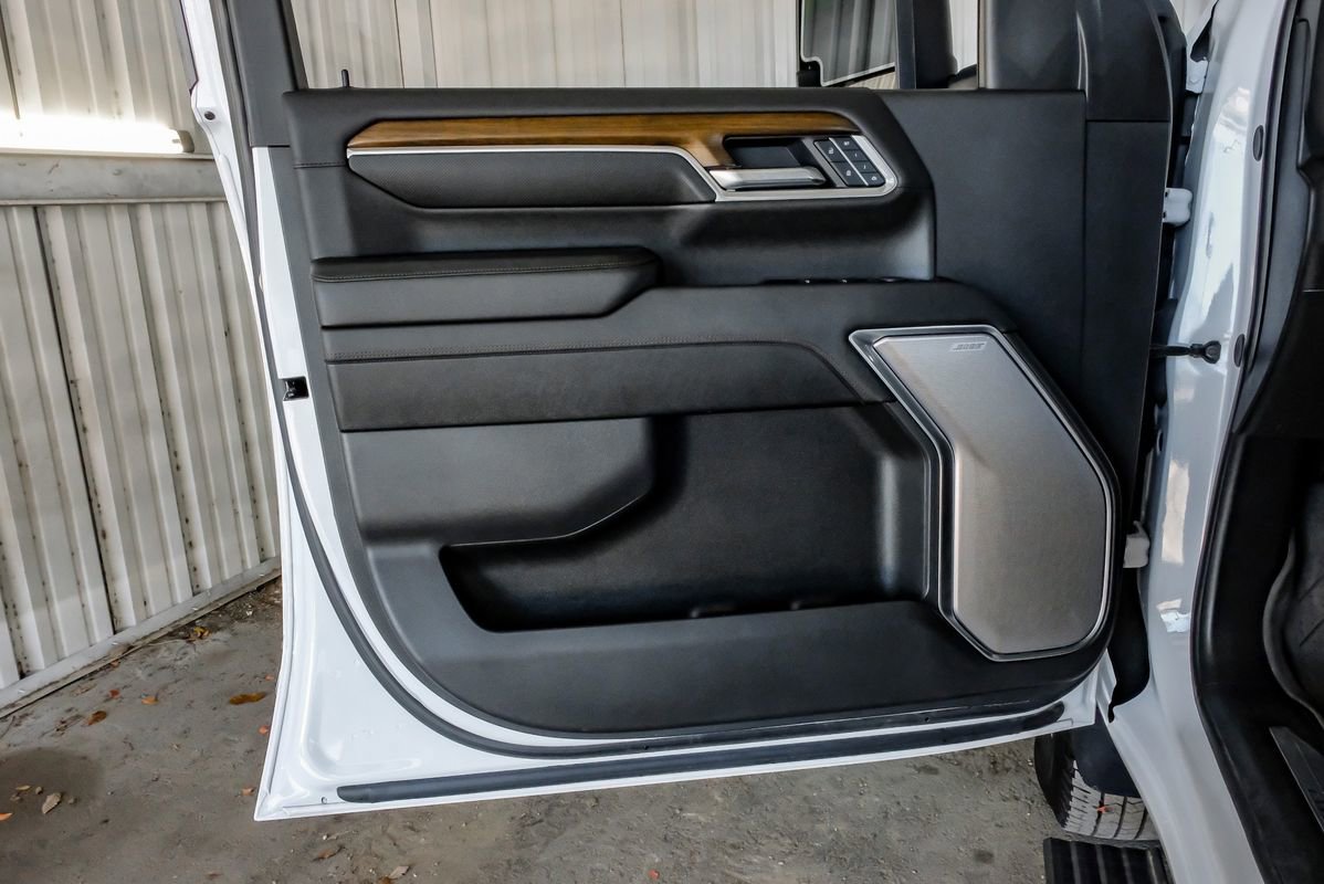 Used 2025 Chevrolet Silverado 3500 High Country w/ High Country Premium Package image 44