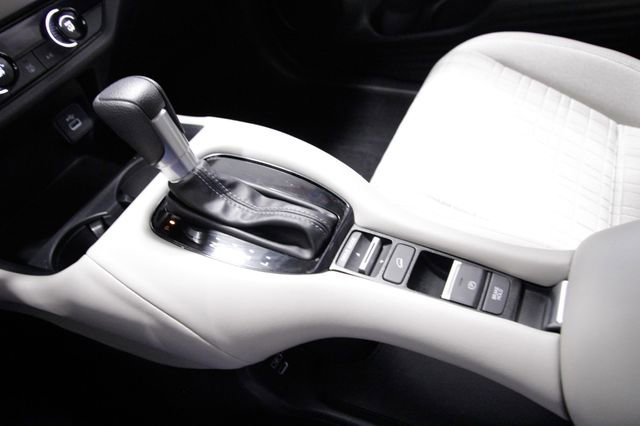 Certified 2025 Honda HR-V LX image 28