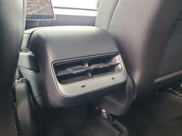 Used 2020 Tesla Model Y Long Range image 13