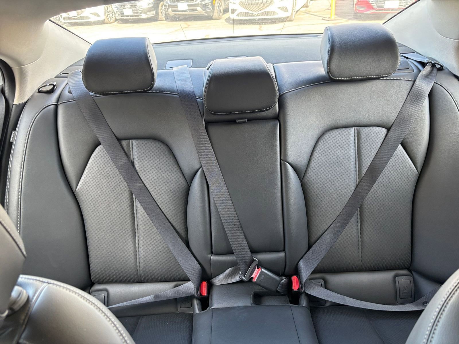 Used 2025 Genesis G70 2.5T image 41