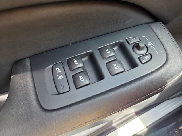 Certified 2026 Volvo V60 B5 Cross Country Plus w/ Protection Package Premier AWD/4WD image 46