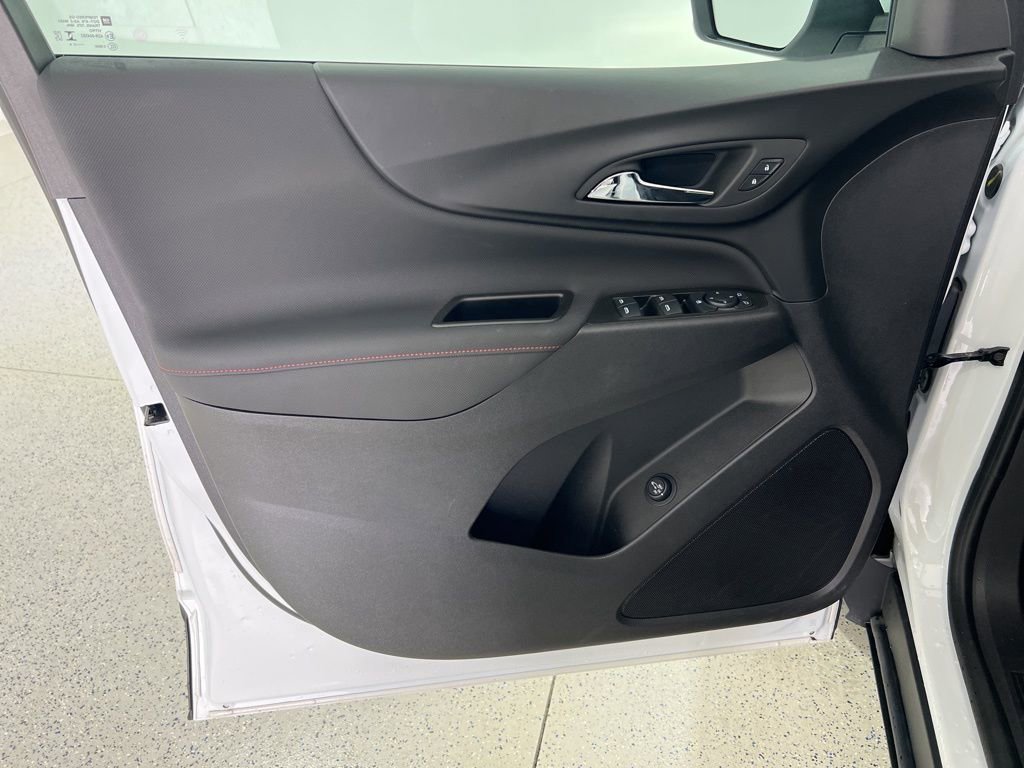 Used 2024 Chevrolet Equinox RS FWD image 19