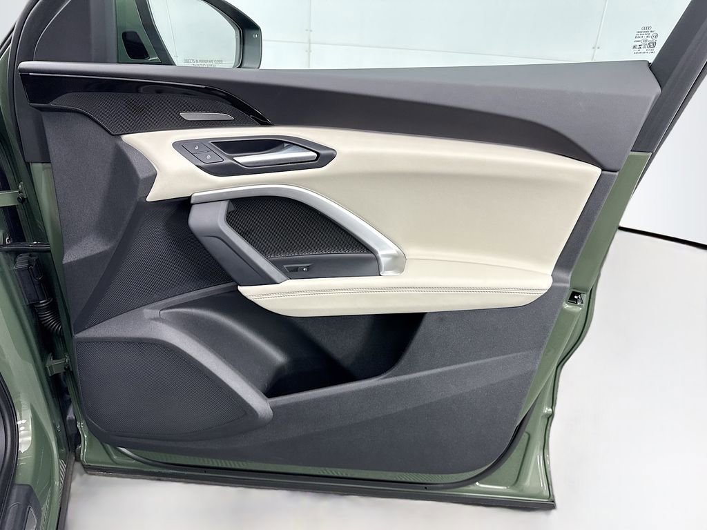 Used 2025 Audi Q5 Premium Plus w/ Premium Plus image 25