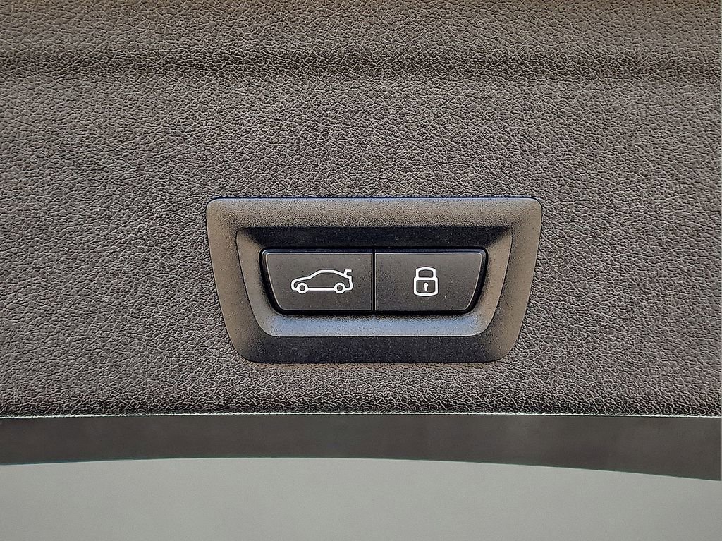 Used 2026 BMW X6 xDrive40i image 13