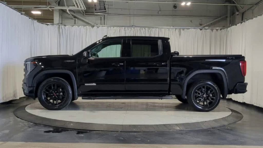 Used 2023 GMC Sierra 1500 Elevation w/ Preferred Package AWD/4WD image 6