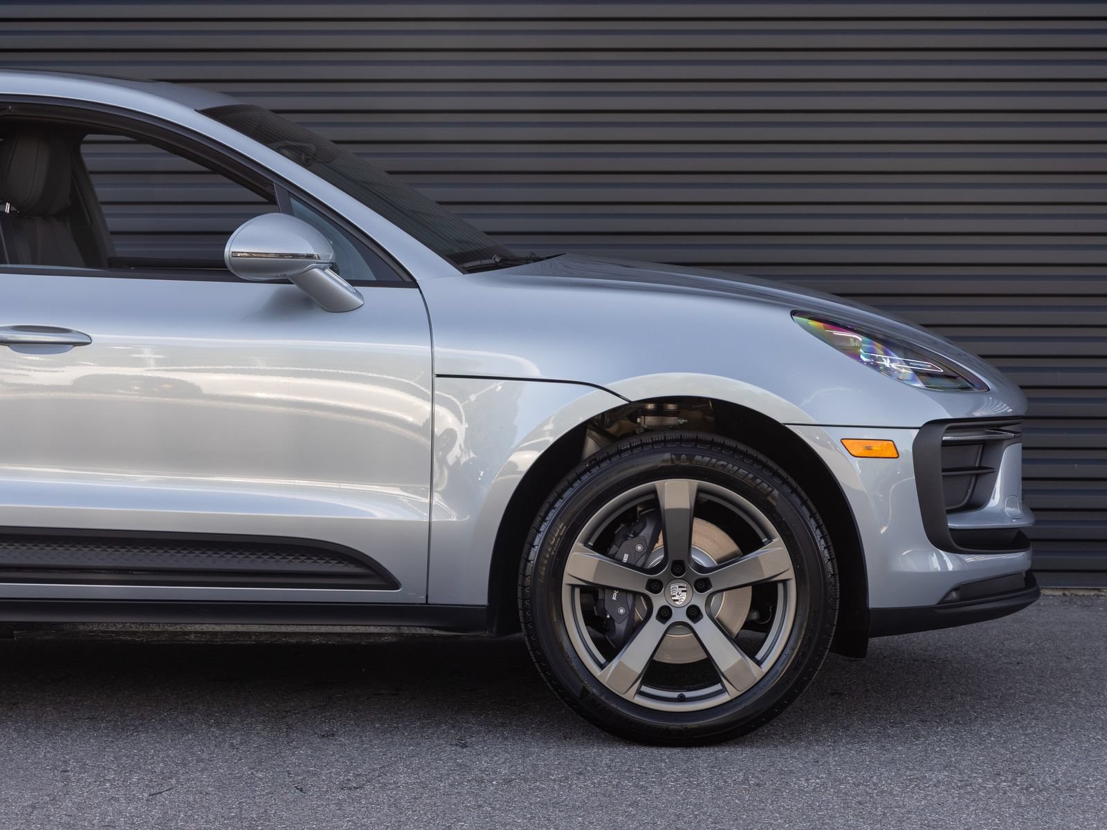 Certified 2026 Porsche Macan AWD/4WD image 9