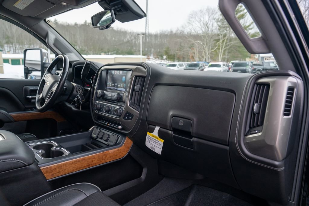 Used 2019 Chevrolet Silverado 2500 High Country w/ Duramax Plus Package image 12