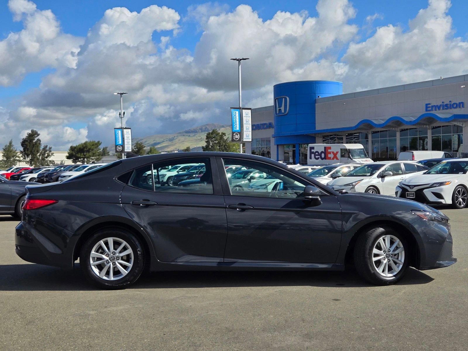 Used 2025 Toyota Camry LE image 9