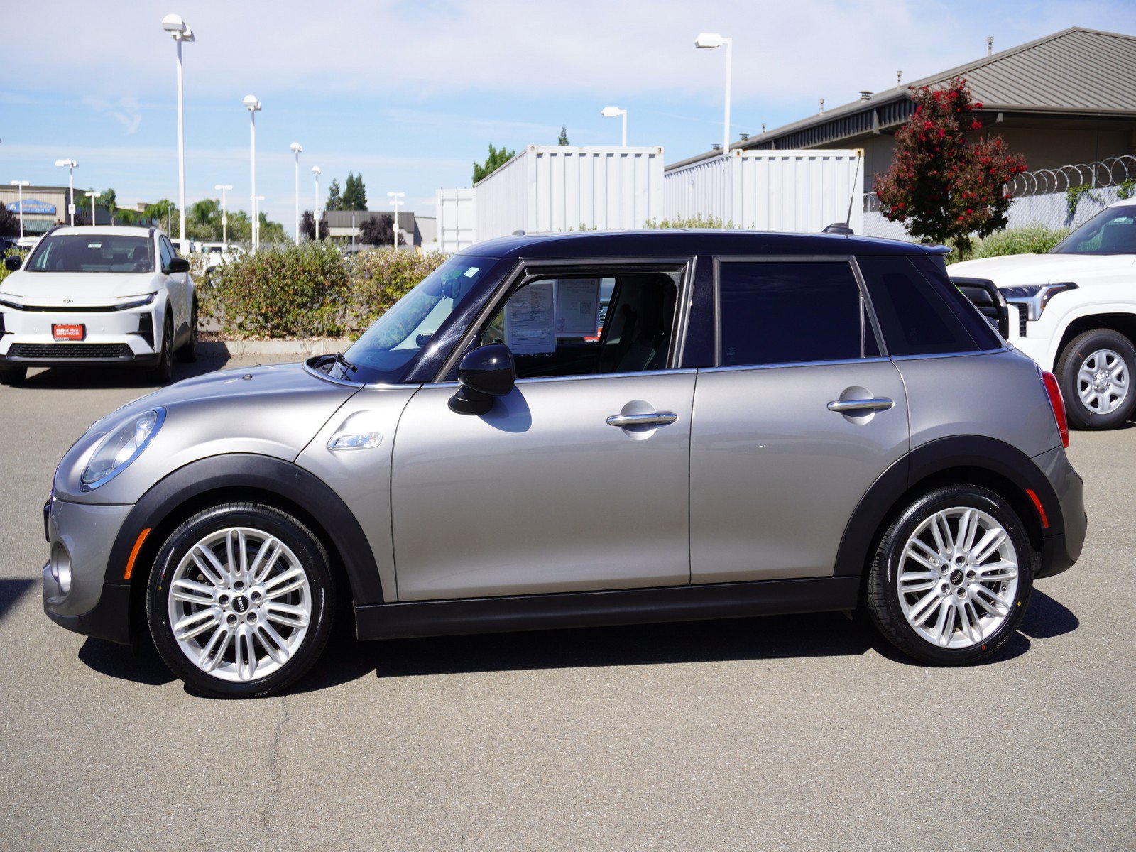 Used 2018 MINI Cooper S FWD image 6