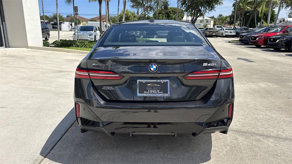 Used 2025 BMW 540i xDrive image 3