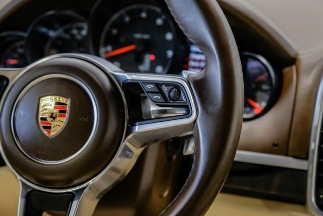 Used 2017 Porsche Cayenne AWD/4WD image 26