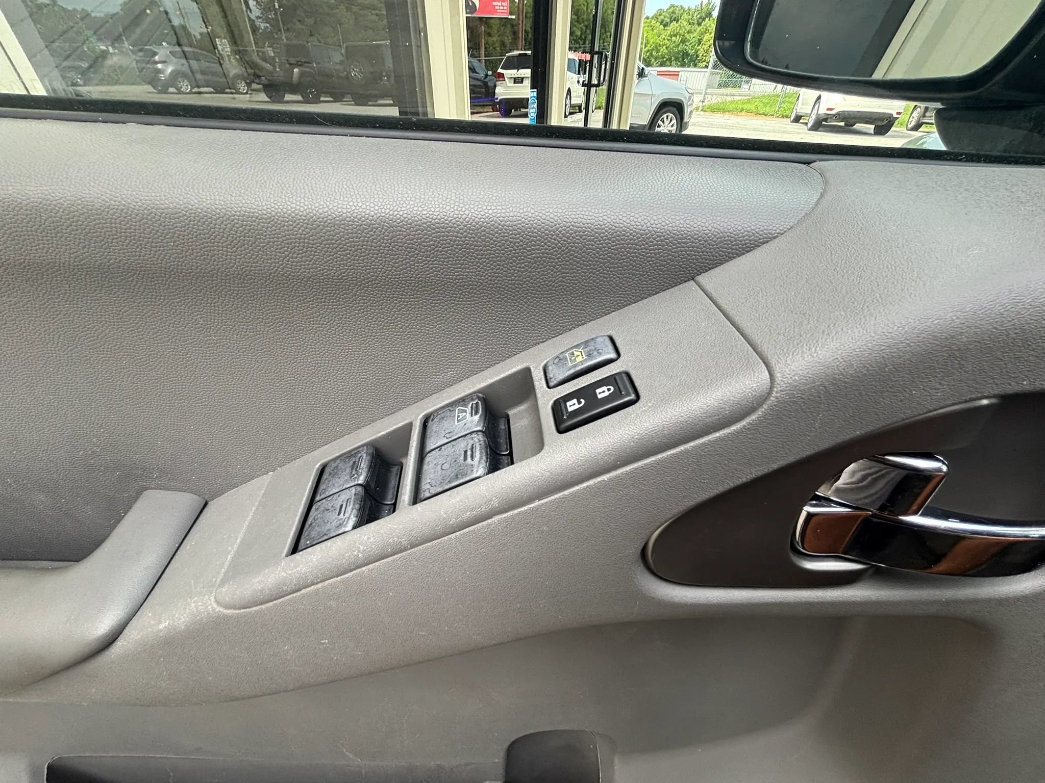 Used 2013 Nissan Frontier SV w/ SV Value Truck Pkg RWD image 20