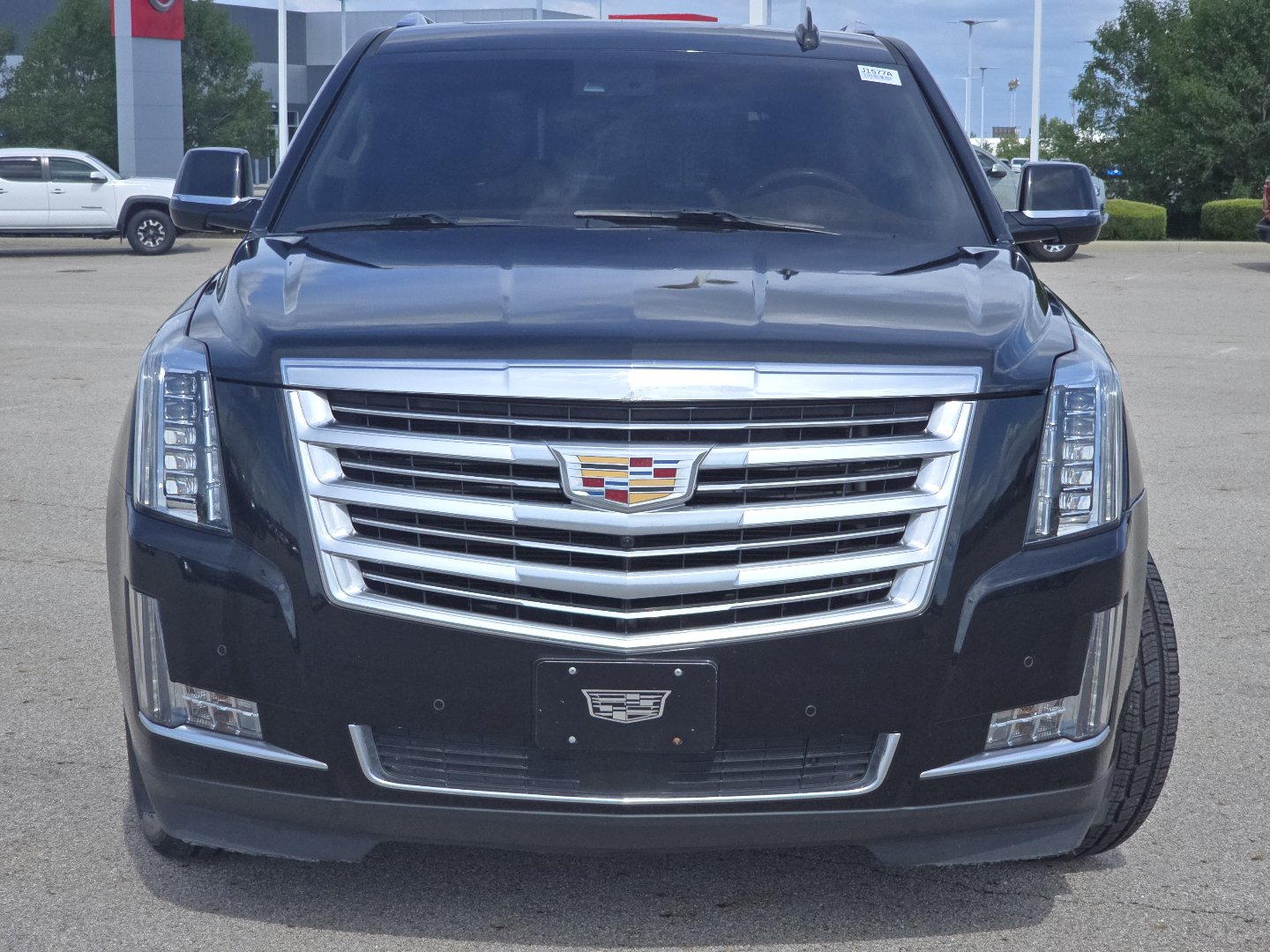 Used 2016 Cadillac Escalade Platinum AWD/4WD image 12