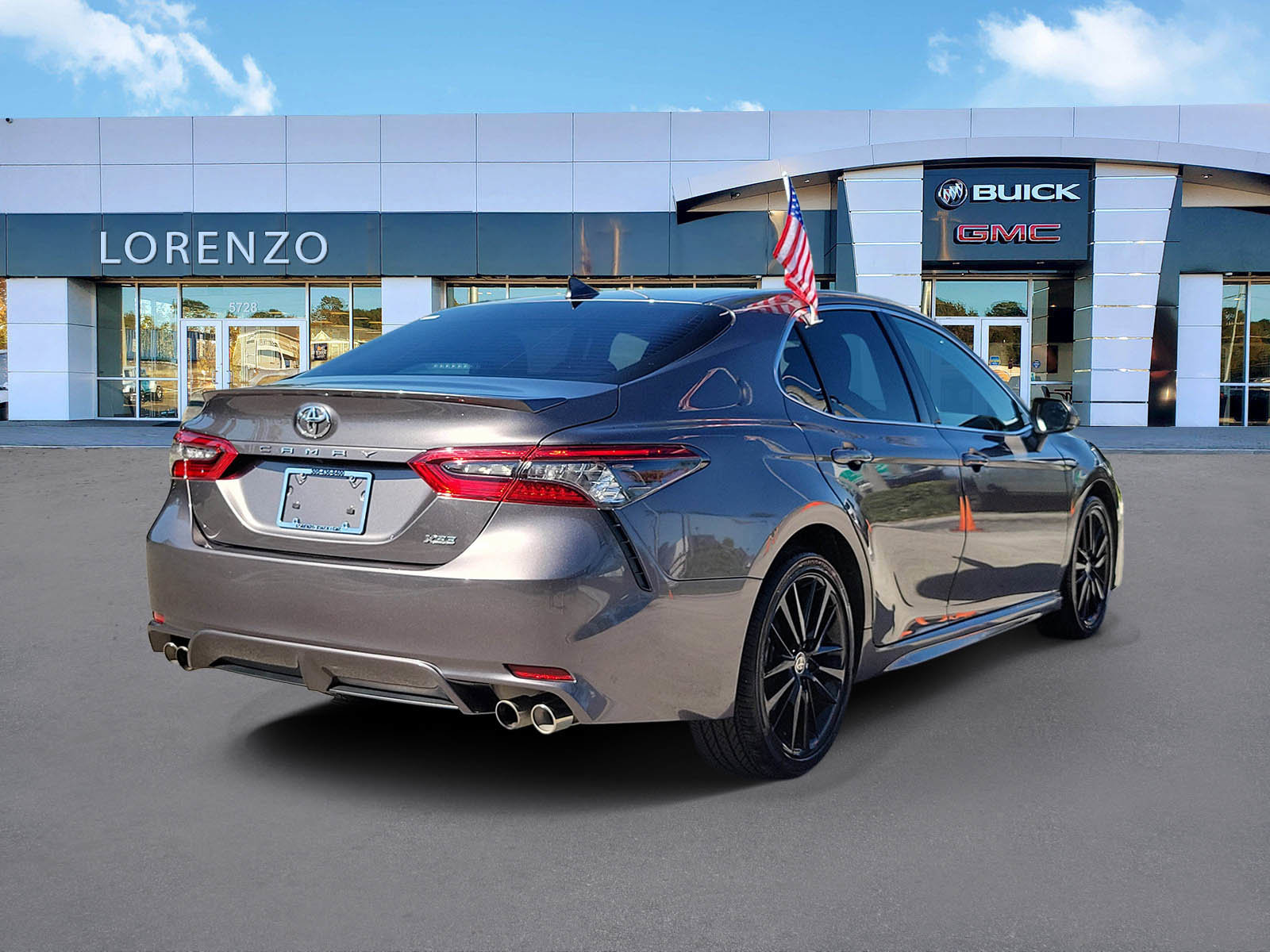Used 2023 Toyota Camry XSE FWD image 5
