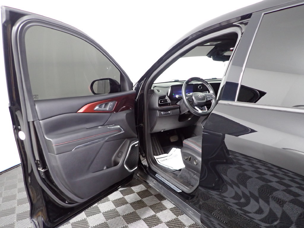 Used 2024 Chevrolet Traverse Z71 w/ Enhanced Driving Package AWD/4WD image 22