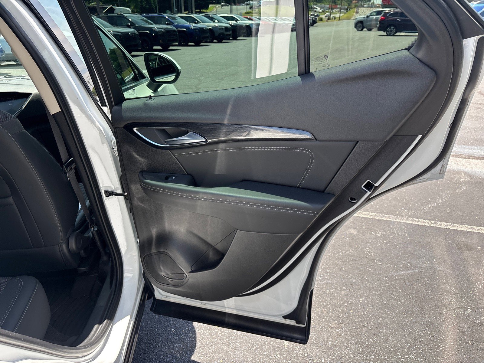 Certified 2022 Buick Envision Preferred FWD image 39