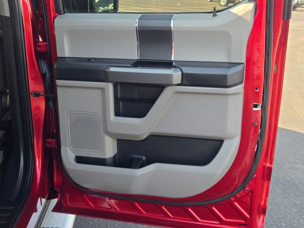 Used 2016 Ford F150 XLT image 9