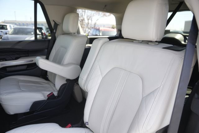 Used 2021 Ford Expedition Platinum image 14