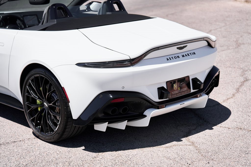 Used 2023 Aston Martin V8 Vantage Roadster image 10