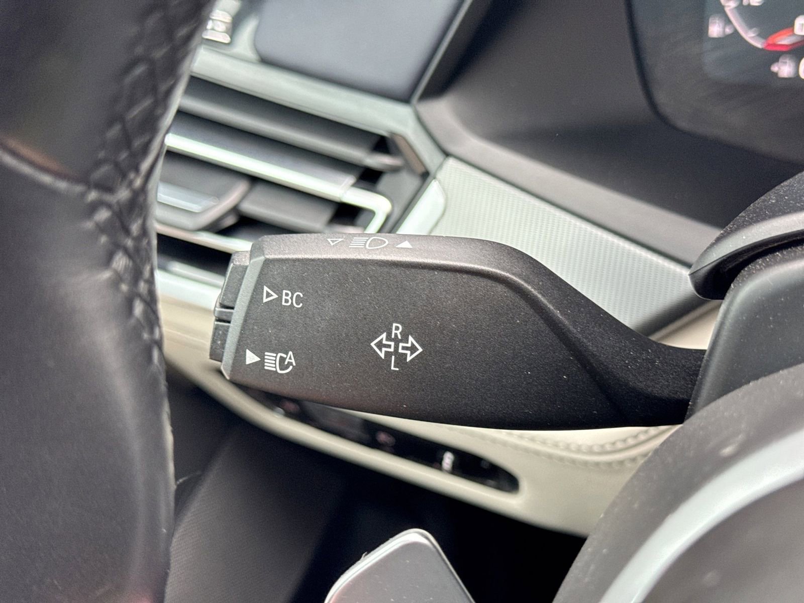 Used 2021 BMW X5 M50i AWD/4WD image 29