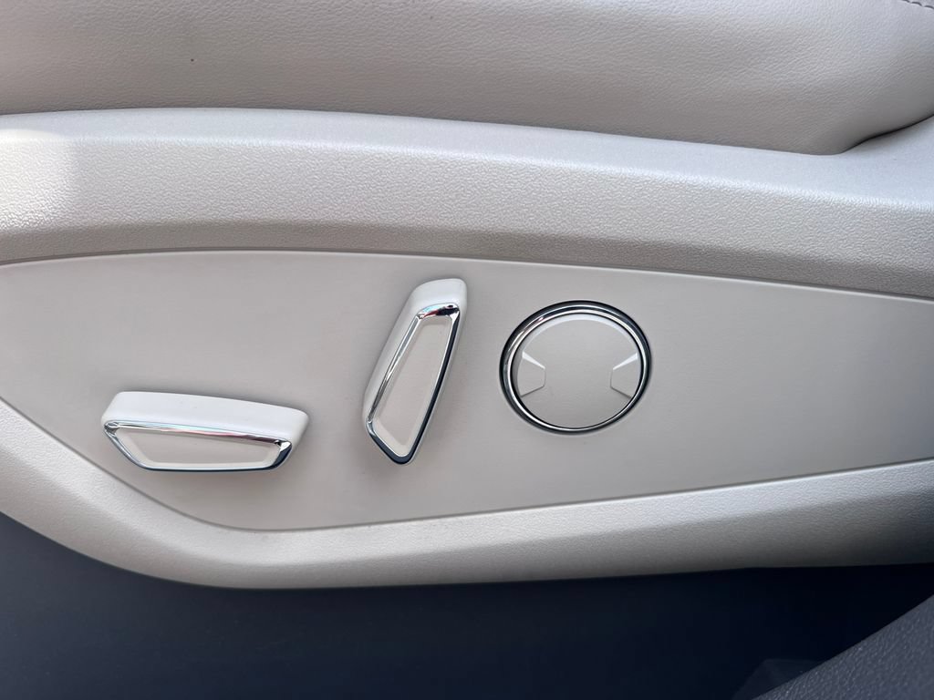 Used 2020 Lincoln Nautilus Reserve AWD/4WD image 9
