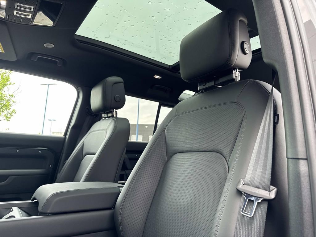 New 2026 Land Rover Defender 110 X-Dynamic SE AWD/4WD image 20