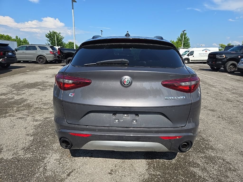 Used 2022 Alfa Romeo Stelvio Ti AWD/4WD image 6