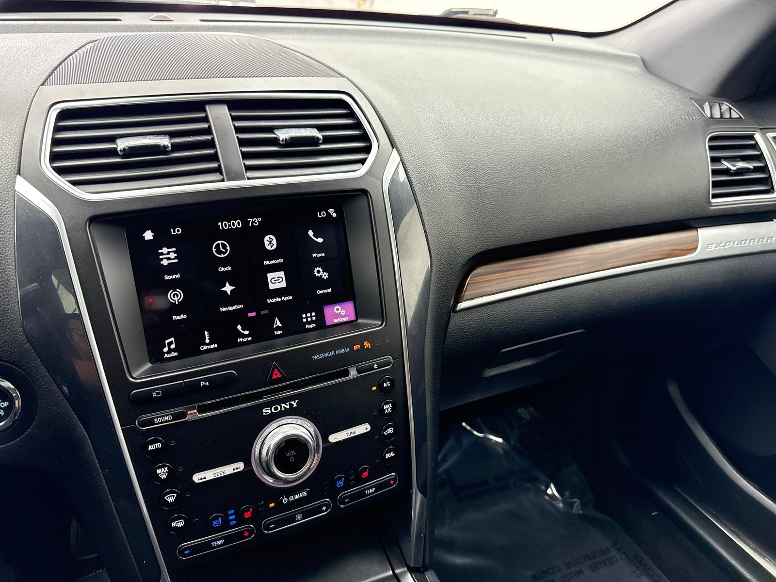 Used 2018 Ford Explorer Limited w/ Ford Safe & Smart Package FWD image 24