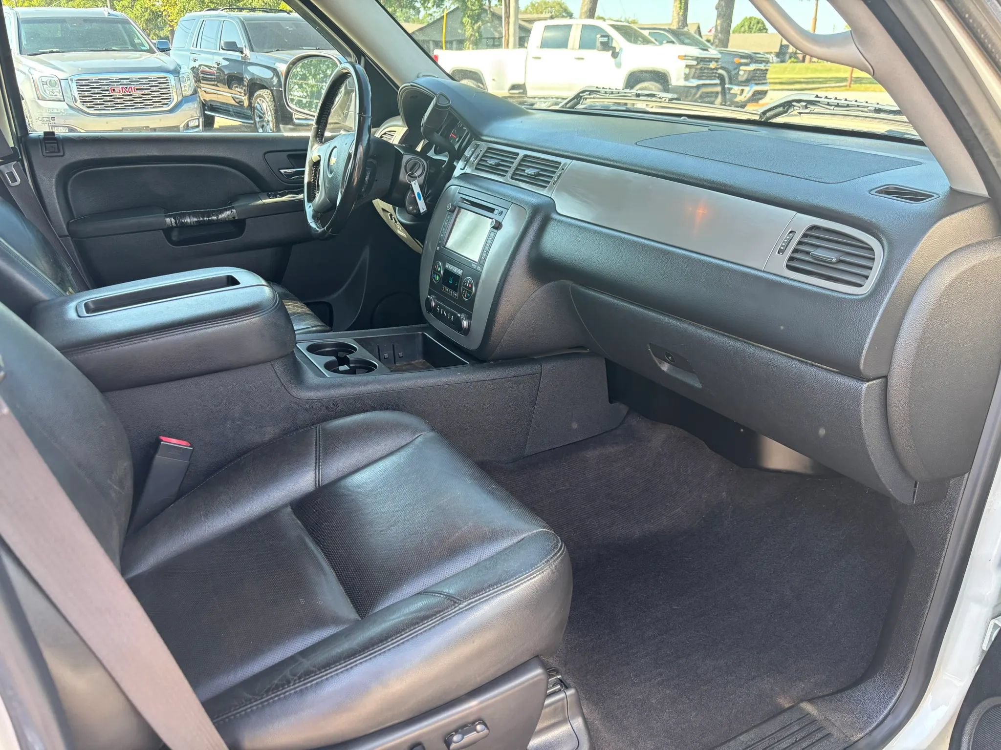 Used 2013 Chevrolet Silverado 1500 LTZ w/ LTZ White Diamond Edition AWD/4WD image 19