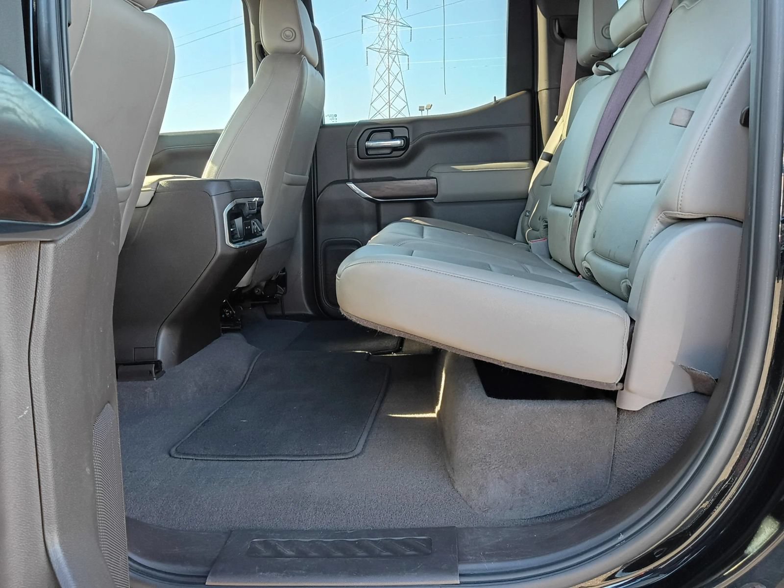 Used 2020 GMC Sierra 1500 SLT w/ SLT Premium Package AWD/4WD image 17