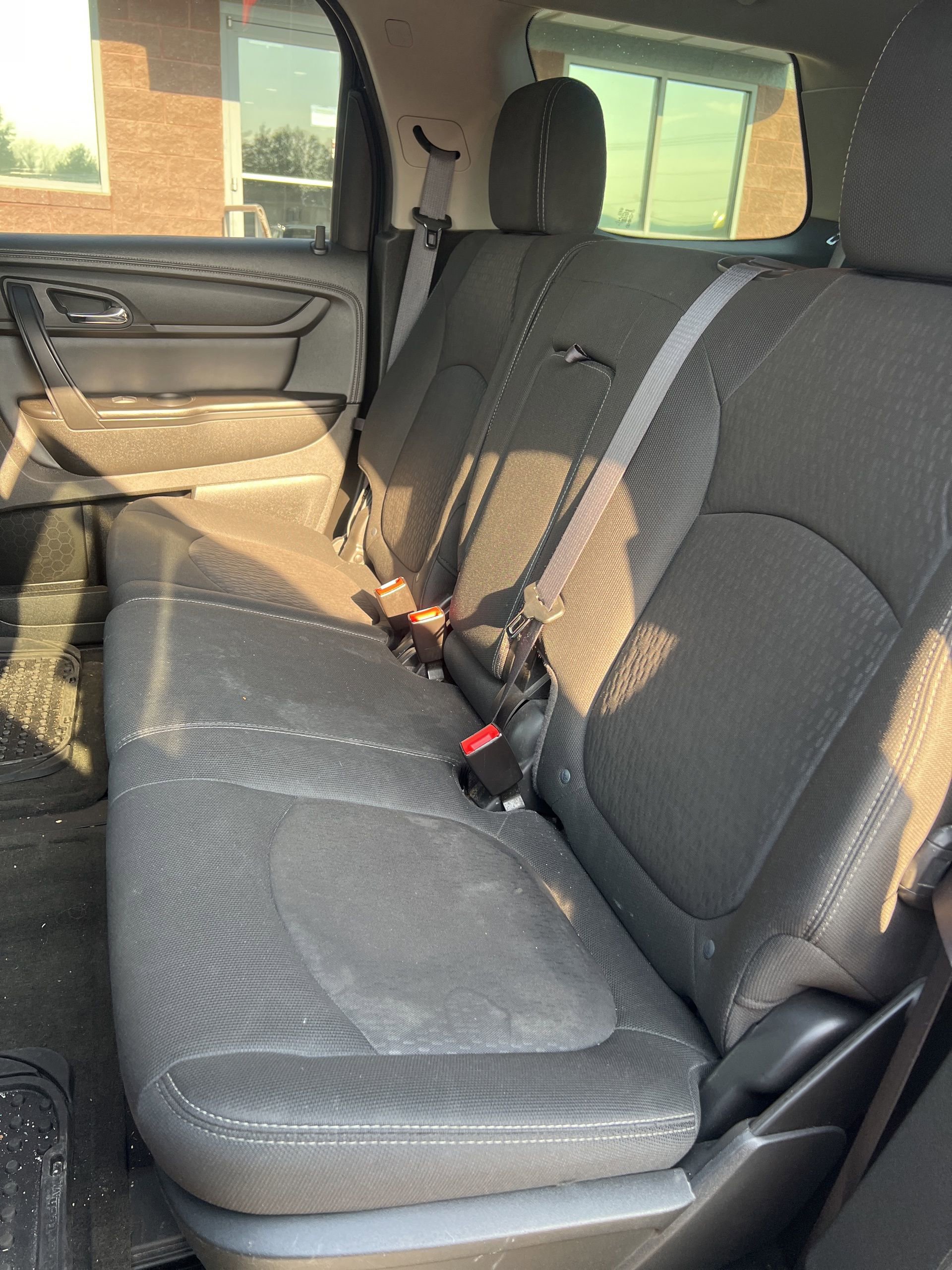 Used 2015 GMC Acadia SLE image 19