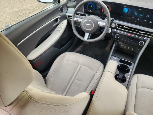 Used 2025 Hyundai Sonata SEL FWD image 12