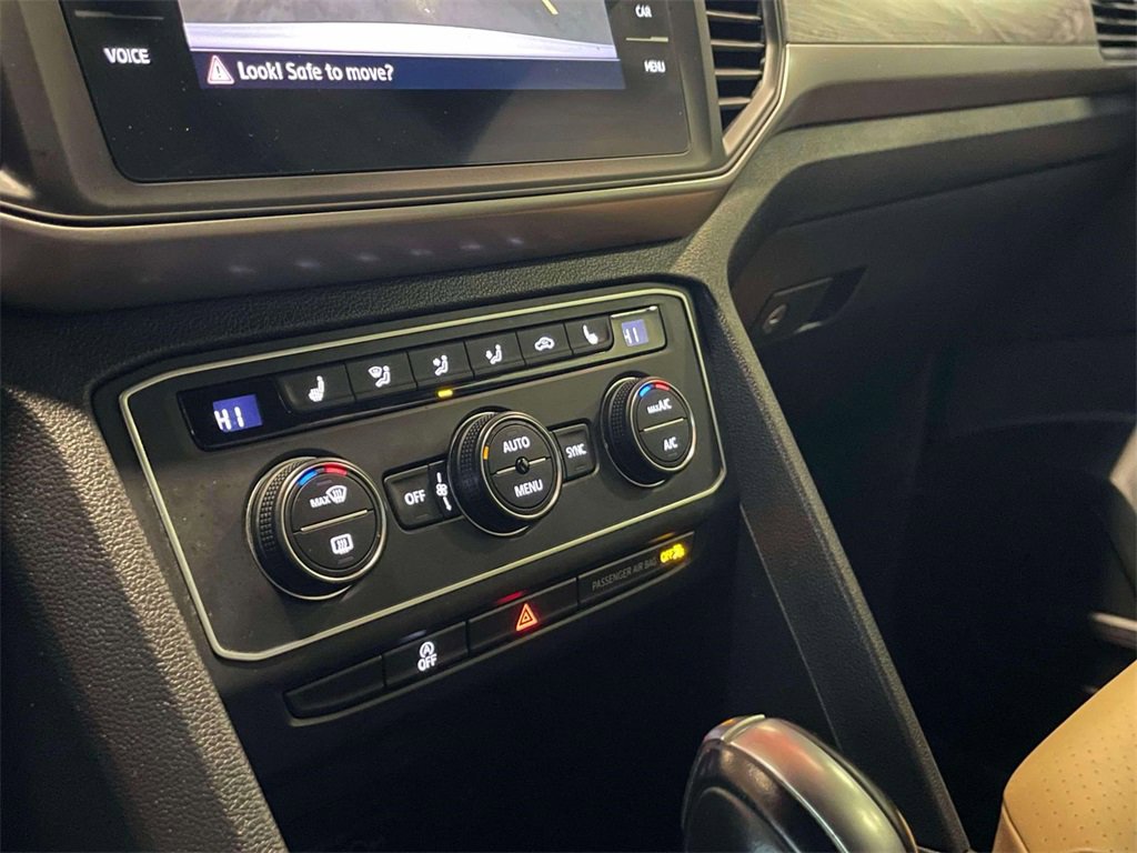 Used 2020 Volkswagen Atlas Cross Sport SE image 28