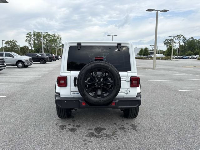 Used 2025 Jeep Wrangler Unlimited Sahara AWD/4WD image 4
